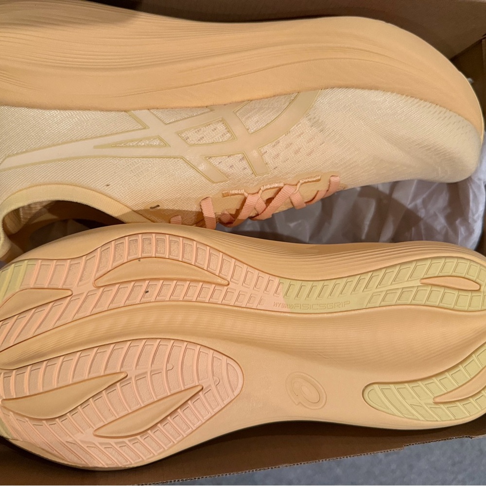 ASICS Men’s Light Orange Running Shoes